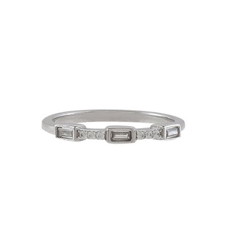 Sterling Silver Round Cut Zircons Cocktail Ring – VOYLLA