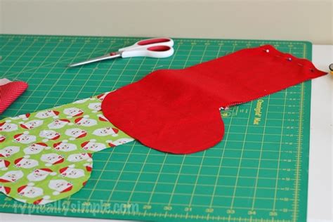 Easy Tutorial for Christmas Stocking 的图像结果