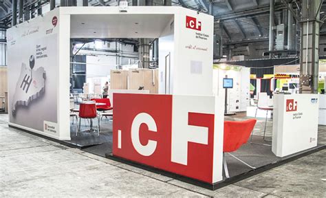 Woodpeckers: Customer Reviews, Stands and Services