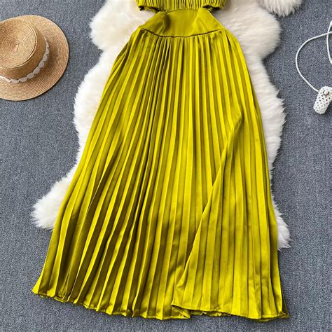 Vestidos Green Pleated Midi Dress | Women – Errabelly