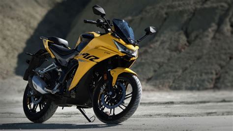 Karizma XMR 210 With 3 Stunning Colors Made It’s Way India After A Long ...