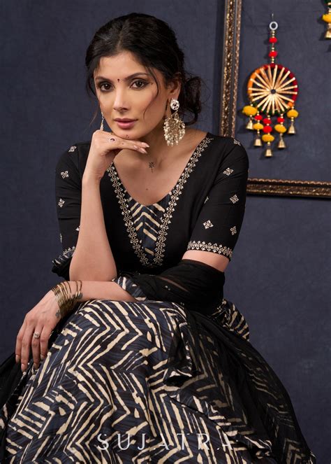 Elegant Black Printed Lehenga With Embroidered Blouse & Net Dupatta ...
