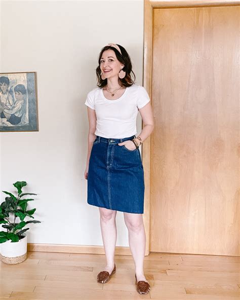 denim skirt outfit ideas 2023