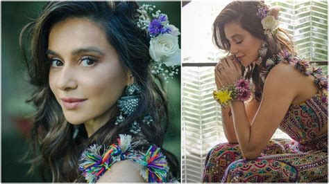 Shibani Dandekar's colourful mehendi outfit designed by Payal Singhal ...