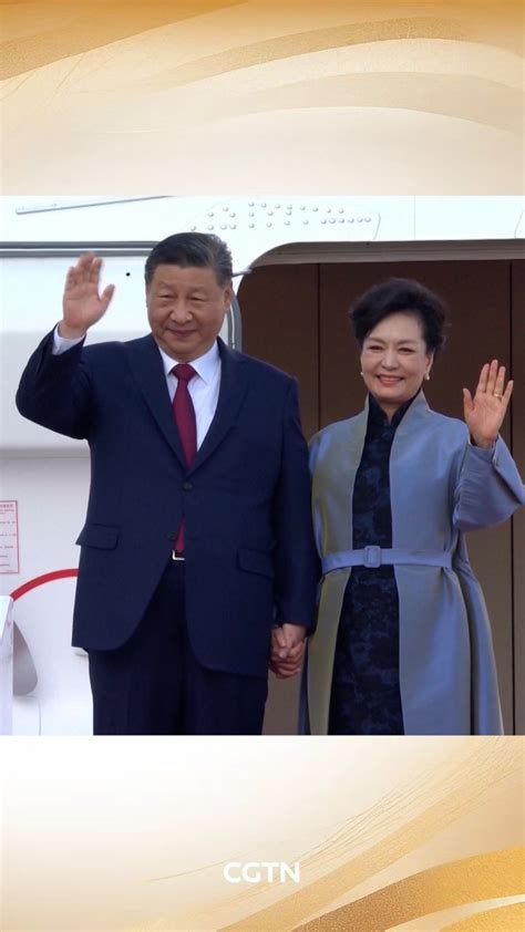 Warm Moments: President Xi Jinping holding hands with Peng Liyuan - CGTN