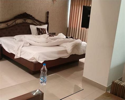 HOTEL ARIANA RESIDENCY (Mumbai) - Hotel Reviews, Photos, Rate ...