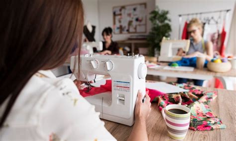 How to Set Up Sewing Machine 的图像结果