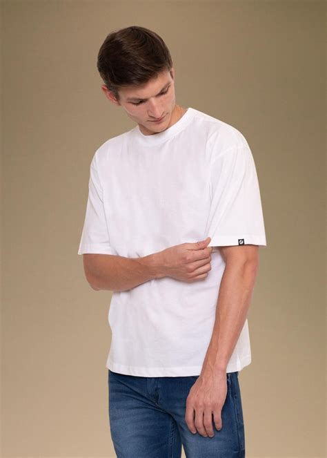Solid Men Oversized T-shirt | White | Shop Now | PRONK – pronk.in