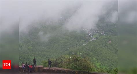 Sinhagad Fort: Road to Sinhagad fort to remain closed for a week | Pune ...