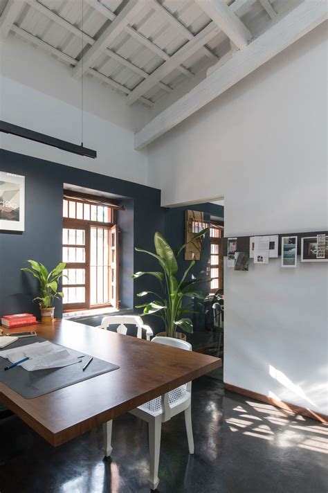 A century-old bungalow in Belgaum transformed into an architect's ...