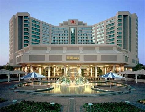 HILTON EAST BRUNSWICK HOTEL & EXECUTIVE MEETING CENTER - Hotel Reviews ...