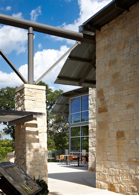 Gallery of Patrick Heath Public Library / LPA - 4