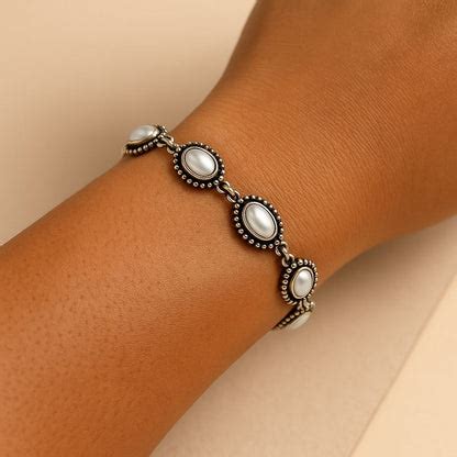 Classic Pearl Link Bracelet – AashirsLifestyle