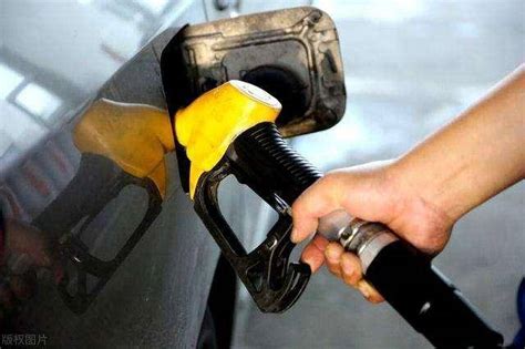 油价将迎来调整，上涨还是下跌？加油站员工给出分析_搜狐汽车_搜狐网