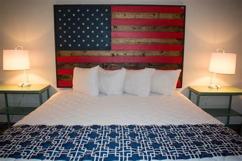 SUPER 8 BY WYNDHAM DALEVILLE/FORT NOVOSEL - Hotel Reviews, Photos, Rate ...