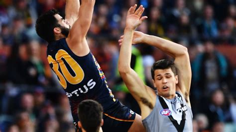 Adelaide Crow Wayne Milera suffers serious knee injury - ESPN