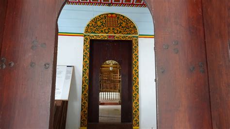 Ornate Door at Chendamangalam | Picture Gallery of Jews and Synagogues ...