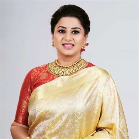 சங்கீதா க்ரிஷின் கலக்கல் புகைப்படங்கள்