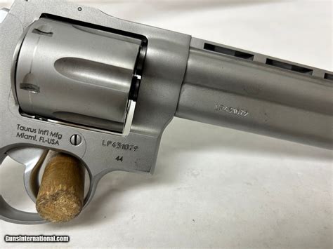Taurus 44 Magnum 的图像结果