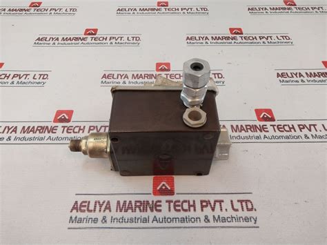 Danfoss Rt 5 Pressure Switch Ip66 – Aeliya Marine