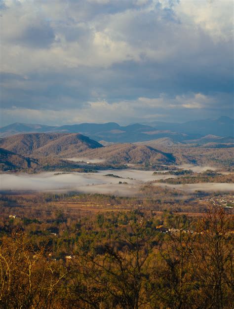 Hendersonville, N.C., Surrounded by Natural Treasures - The New York Times