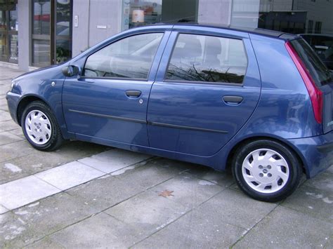 Fiat Punto 1.2 ELX 1Dono Impecável 2000/12 (70cv) (5p), 3.490€ - Auto SAPO