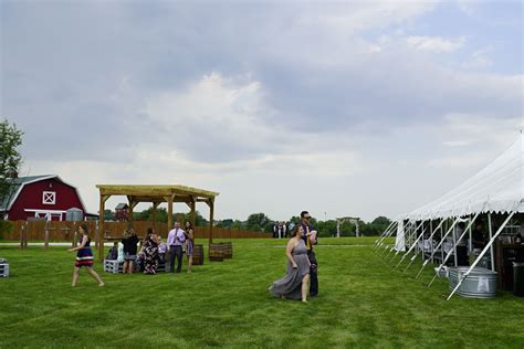 Windy Acres Farm Weddings and Events - Geneva, IL