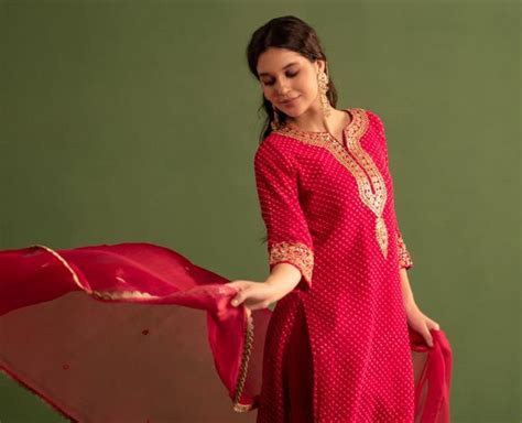 Pink Printed Georgette Gota Patti Suit- Set of 3