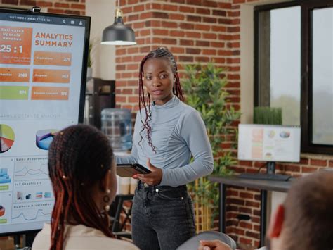 Communication Strategy 4K Image 的图像结果