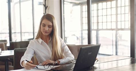 Secretary Job Description