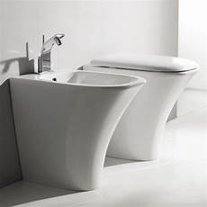 sanitari bagno sanitari bagno a terra pavimento wc e bidet in coppia sanitari bagno sanitari bagno a terra pavimento wc e bidet in coppia