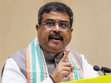 'Will not tolerate Hindi colonialism' What is three-language formula in ...