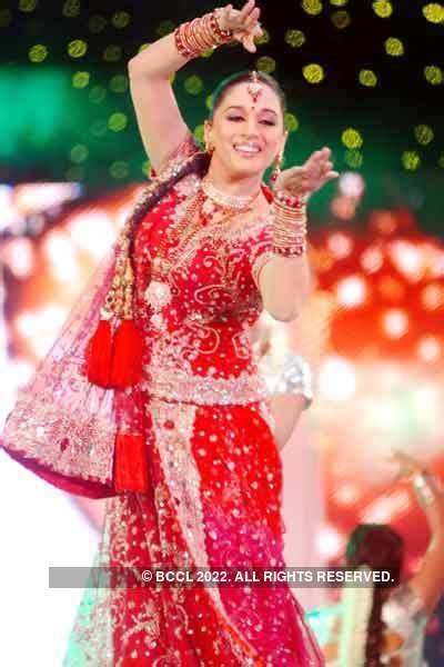 B'wood stars on stage- The Etimes Photogallery Page 17