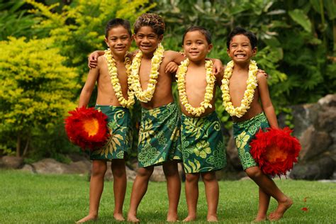 In a Word: Ohana means family - polynesia.com | blog | Hawaiian culture ...