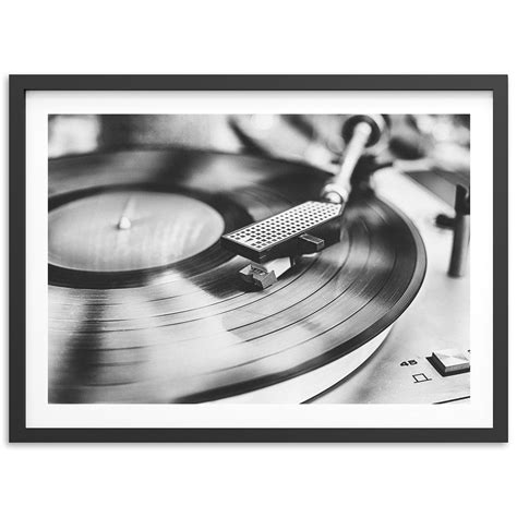 Vintave Vinyl Record Player black and white portrait - patratrading.com