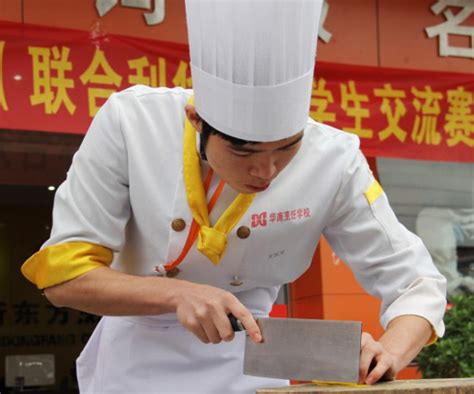 厨师高薪职业，就业无压力-_广西厨师培训学校