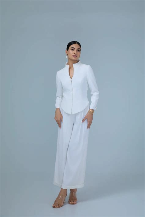 Nuvéssa - sculpted blazer