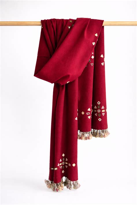 KACCHI WOOLEN HANDWOVEN STOLE – AMOUNEE - Handloom & Handicraft