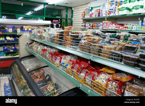 Corner Store Interior 的图像结果