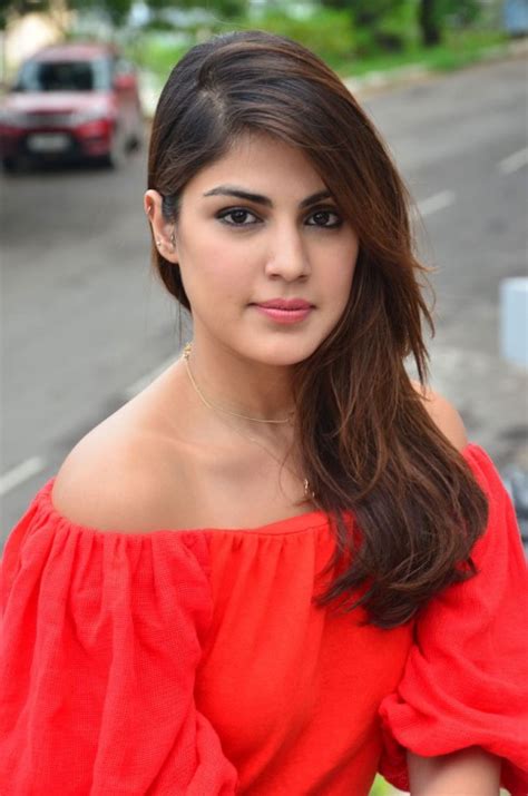 Rhea Chakraborty Today News, Wiki, Affairs, Updates, Biodata, Phone ...