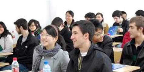 我院举办来华留学生中国传统书画实践活动