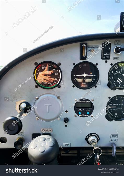 Small Plane Cockpit Controls 的图像结果