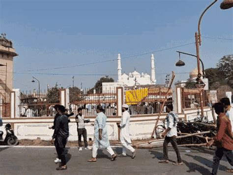 Over 2 lakh offer prayers at Eidgah across Lucknow: MP Dinesh Sharma ...