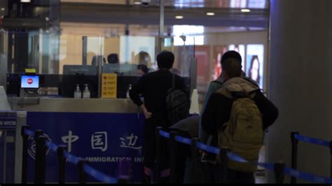 出境团队游重启“满月” ，南京空港口岸旅客流量持续攀升！_腾讯新闻