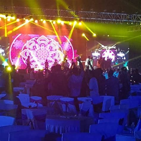 Advertising Display - LED Screen Van Trader - Wholesaler / Distributor ...