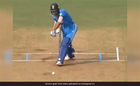 IND vs SA T20: केशव महाराज की फिरकी ने मचाया गदर, गिल और तिलक वर्मा को ...