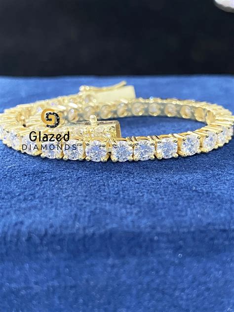 USA's Top Custom Moissanite Watch, Chains & Pendant Vendor | Shop Now