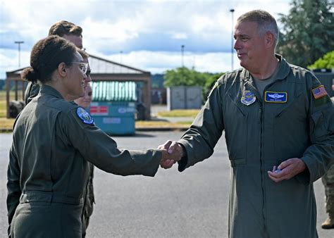 AMC leadership sees firsthand America’s Airlift Wing capes | Article ...