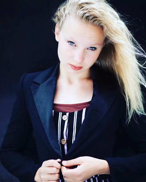 Helena Zengel Biography: Net Worth, Age, Parents, Instagram, Movies ...