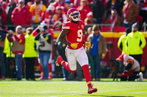 Chiefs injury update: JuJu Smith-Schuster leaves game with head injury ...